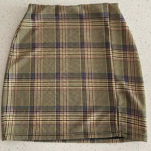 This is a skirt by “chocolate girl”! It’s very cute, very comfortable.